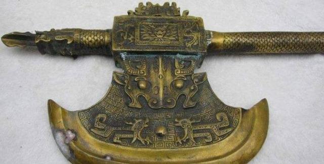 盘古斧最后一个斧的始祖,因为斧一般适用人数比较少的场合,这类兵器的