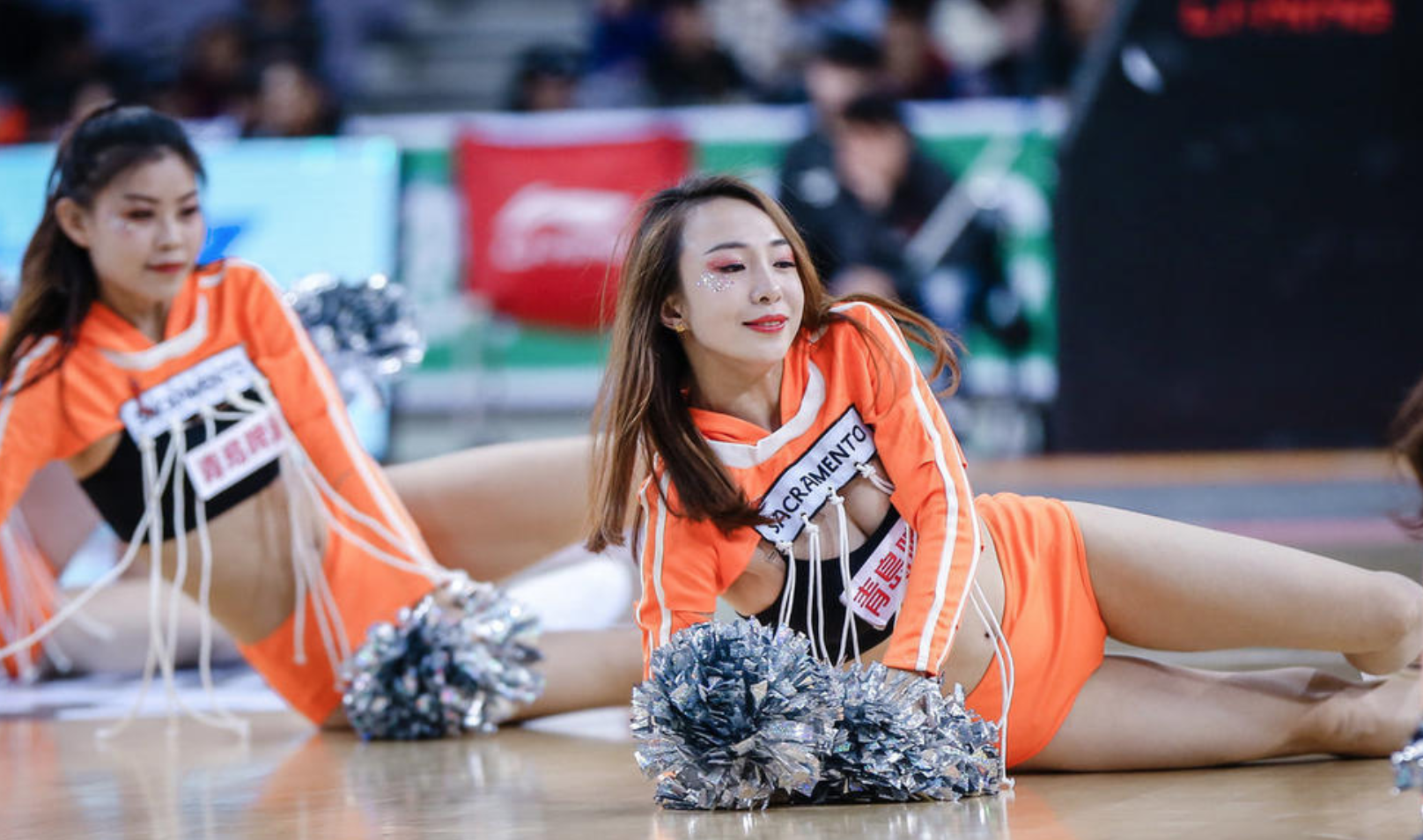 cba15轮拉拉队高清集锦性感旗袍展现中国青春活力