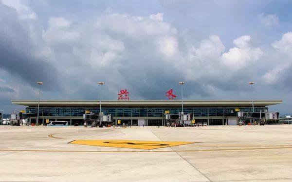 贵州兴义万峰林机场新航站楼通过验收,旅客上下飞机不再日晒雨淋|兴义