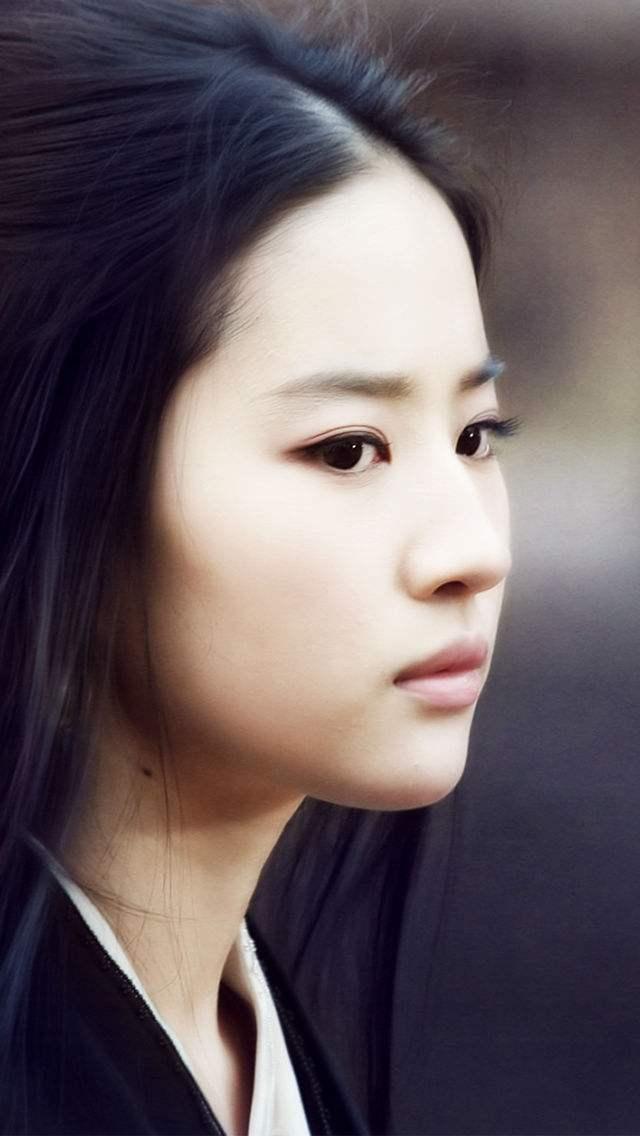 刘亦菲的侧颜真的是无可挑剔,看到一次感叹一次