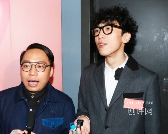 同陆永出席活动 c君称不够钱买不到楼