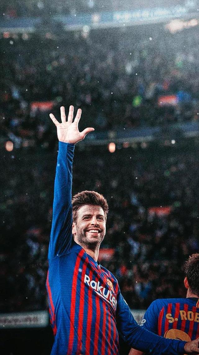 皮克:五指山大礼包收下了,支持洛佩特吉继续留在皇马(第二句话是赛后