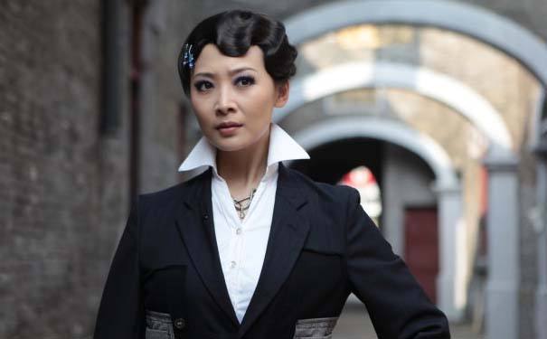 两人同饰一角,如今曲栅栅复出人气大增,她沉寂8年消失无踪|曲栅栅|神