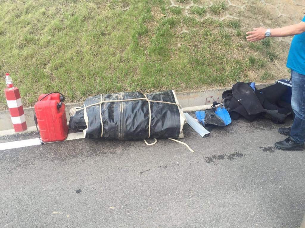 空姐打车遇害案:救援队打捞嫌犯尸体
