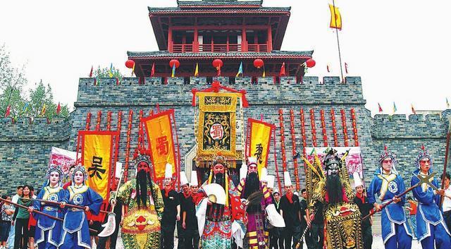 南充是三国文化和春节文化的发祥地,民风淳朴,民俗优雅,三国文化,丝绸