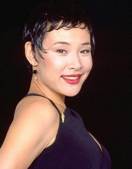 曾捧红李小璐,多次夺金马奖,因嫁老外丢弃双胞胎养女被炮轰!