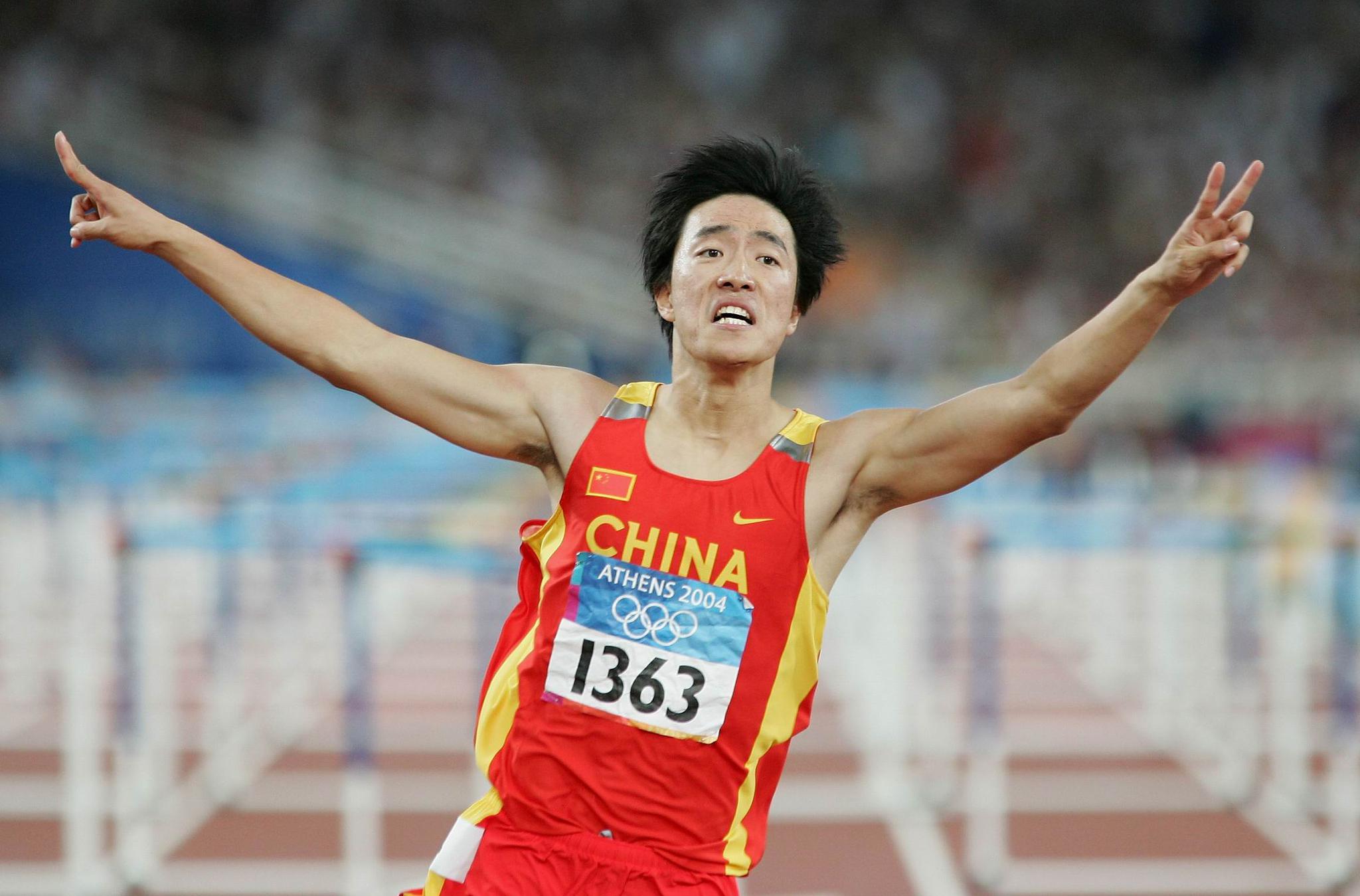 110米栏夺冠!谢文骏险胜对手,网友:怀念刘翔的12秒88