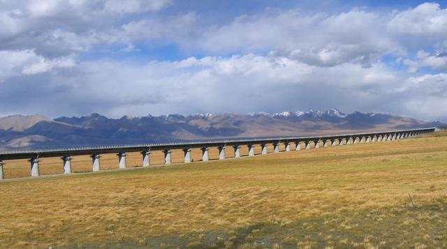 世界上最长的高原冻土铁路桥