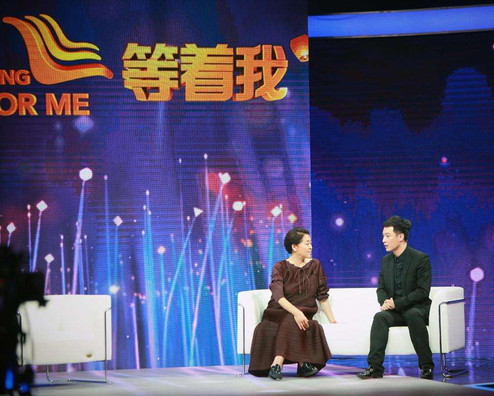 央视史上最催泪节目《等着我》停播后,帅气主持人舒冬有了新去处