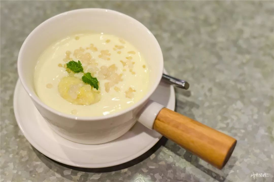 一道榴莲女皇让我再一次体会到港式甜品的美妙.