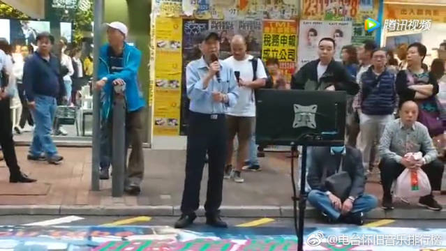 抖音花姐弹唱《晚秋》嗓音让人心醉