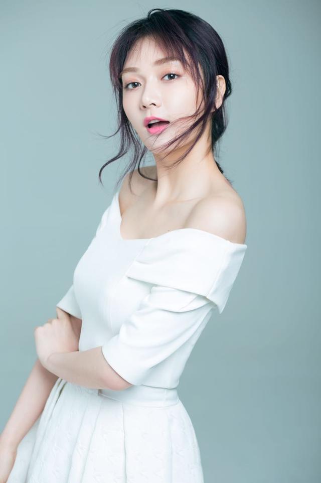 与港星关之琳一字之差的内地女明星号称长江以南第一才女