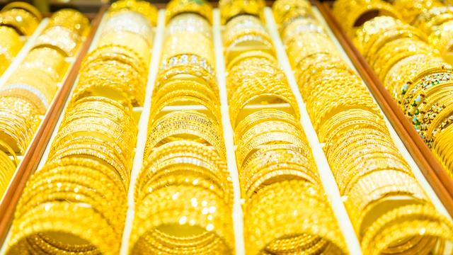 迪拜的这条街全部都是像白菜一样摆着的黄金,但价格却比中国贵