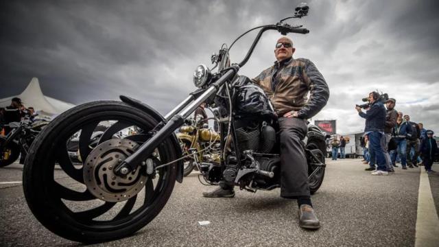 他用哈雷证明了,男人狂野与不羁的灵魂