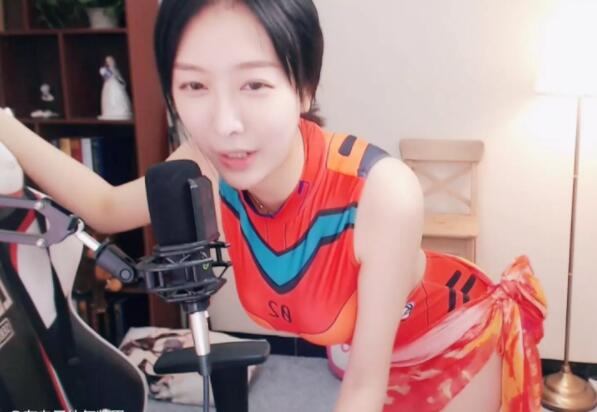 斗鱼饺子君火女事件后诸事不顺 被朋友出卖骗钱还怂恿房管删牌子