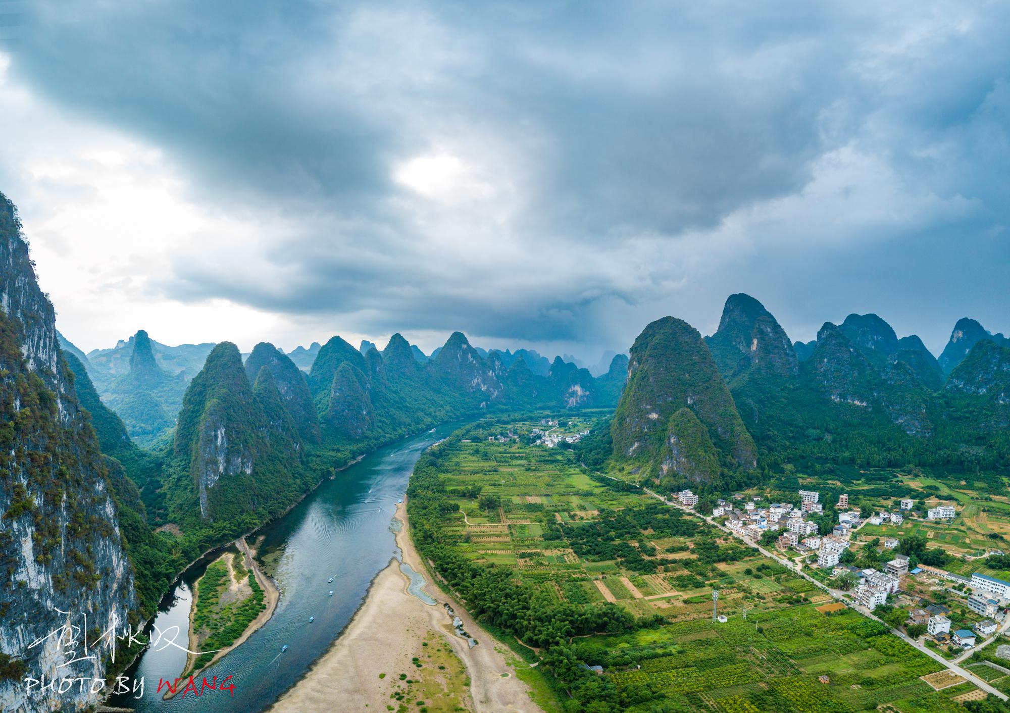 漓江上七旬的老渔翁竟成抖音网红打卡20元人民币取景地