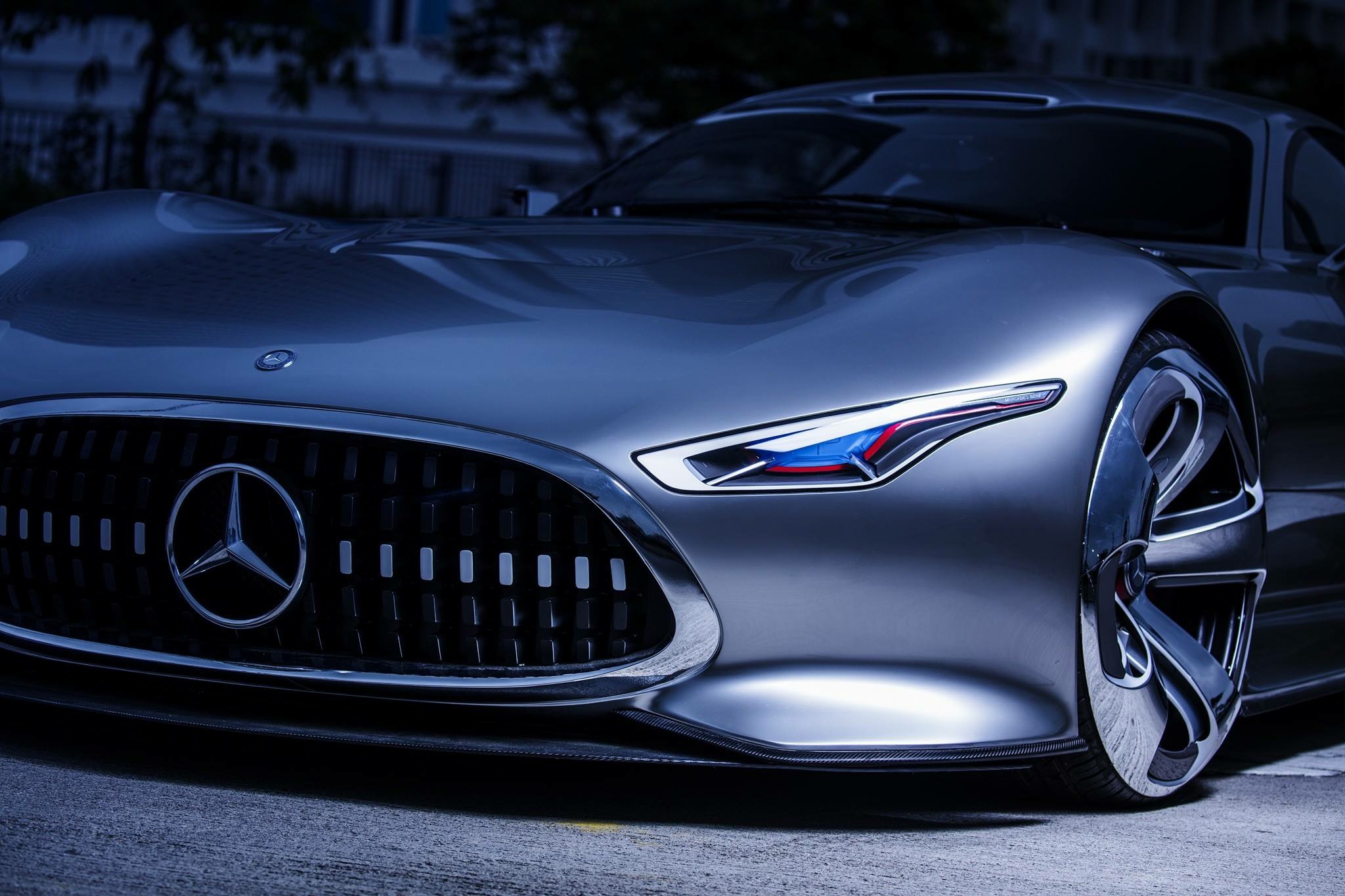 hong kong上,电影《正义联盟》亮相的蝙蝠车mercedes-amg vision