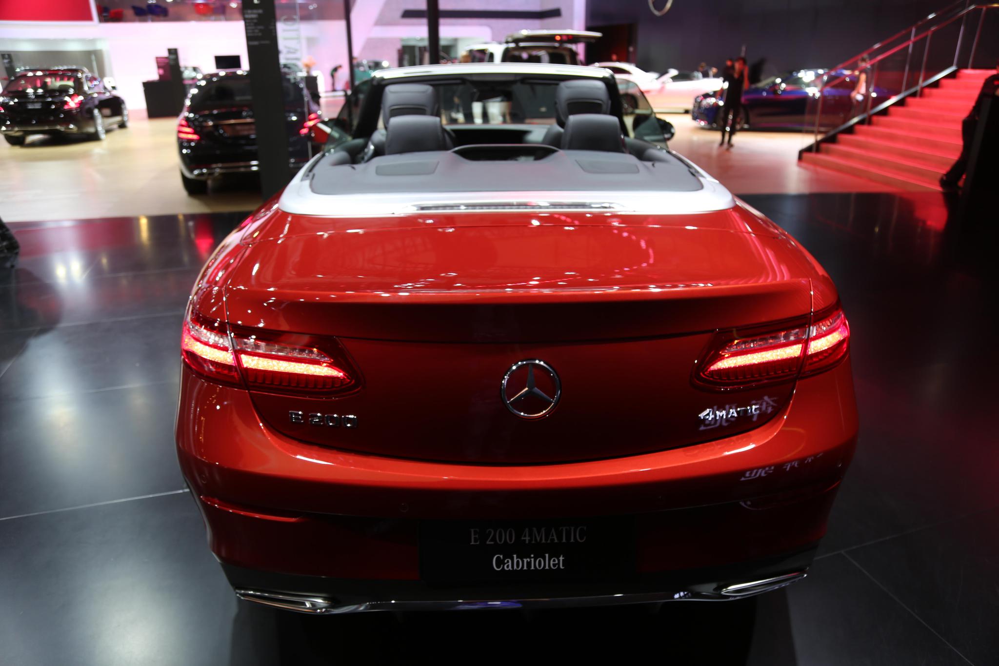 风情万种驭享随心全新梅赛德斯奔驰e级敞篷轿跑车车展实拍