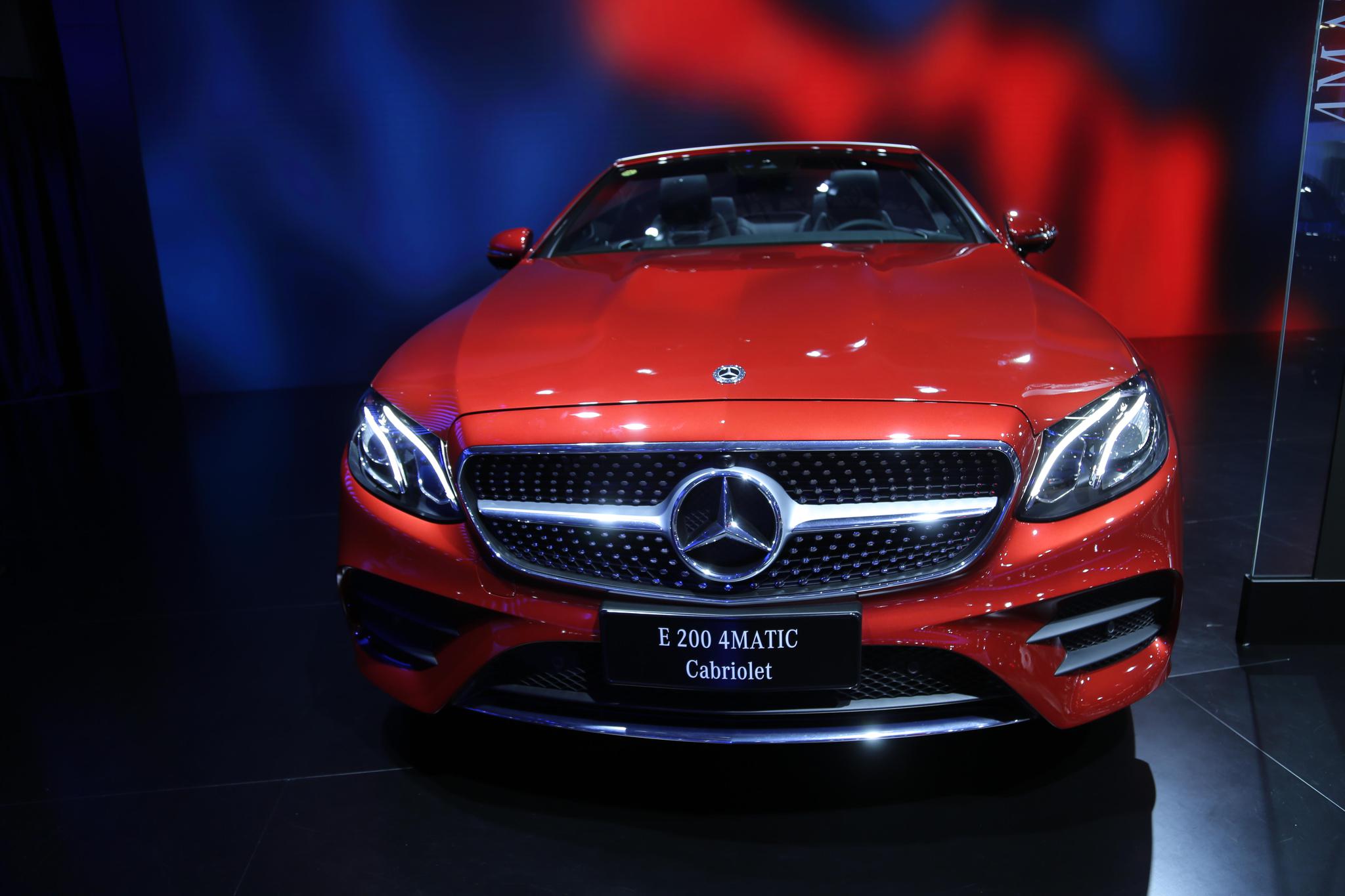 风情万种驭享随心全新梅赛德斯奔驰e级敞篷轿跑车车展实拍