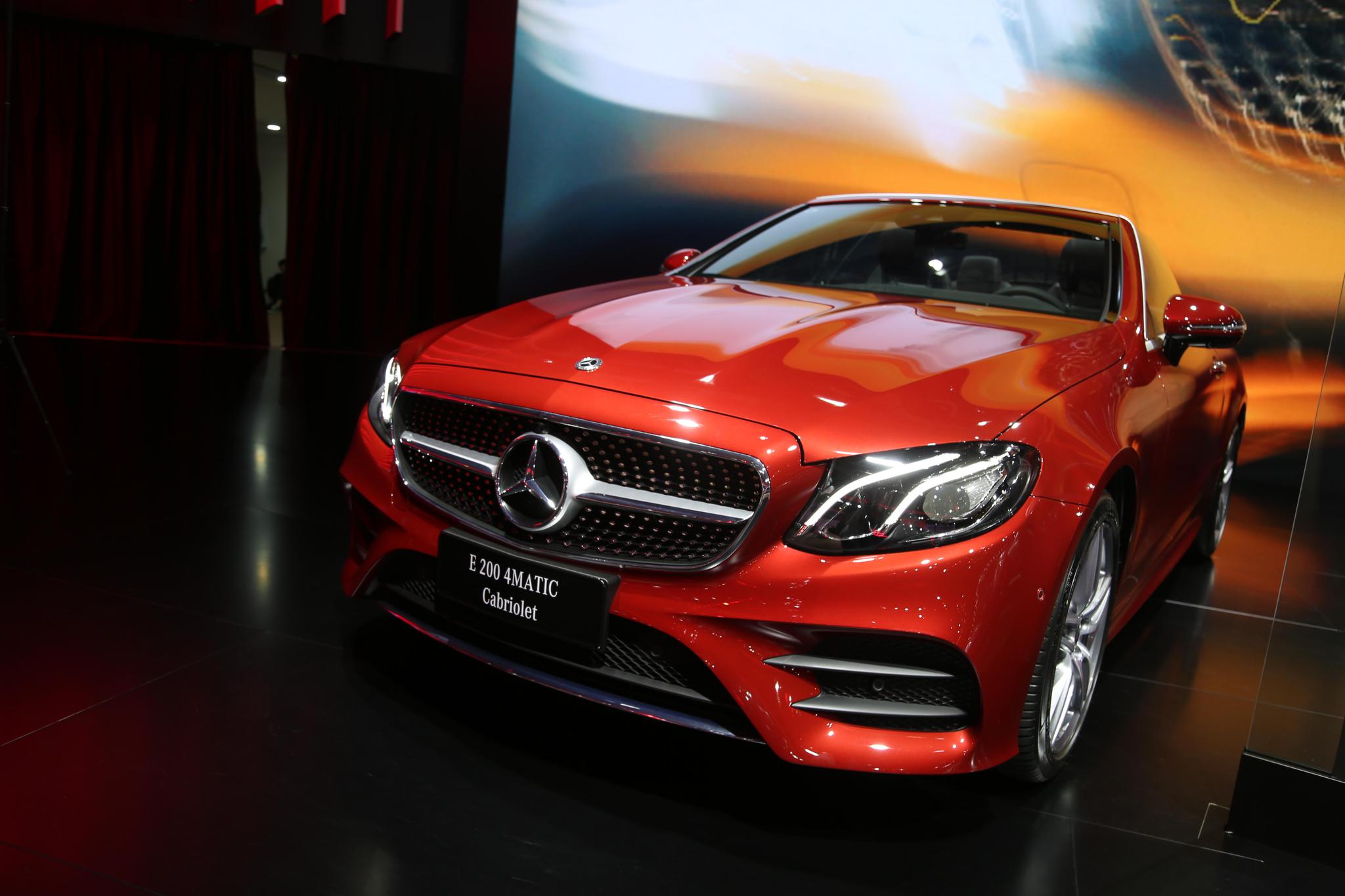 风情万种驭享随心全新梅赛德斯奔驰e级敞篷轿跑车车展实拍