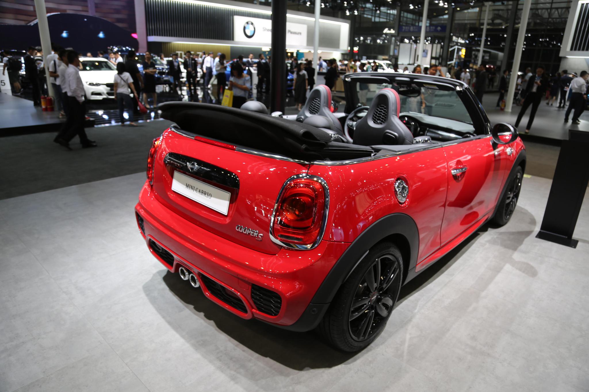 实拍宝马mini cabrio,为极致的自由浪漫主义者而生!