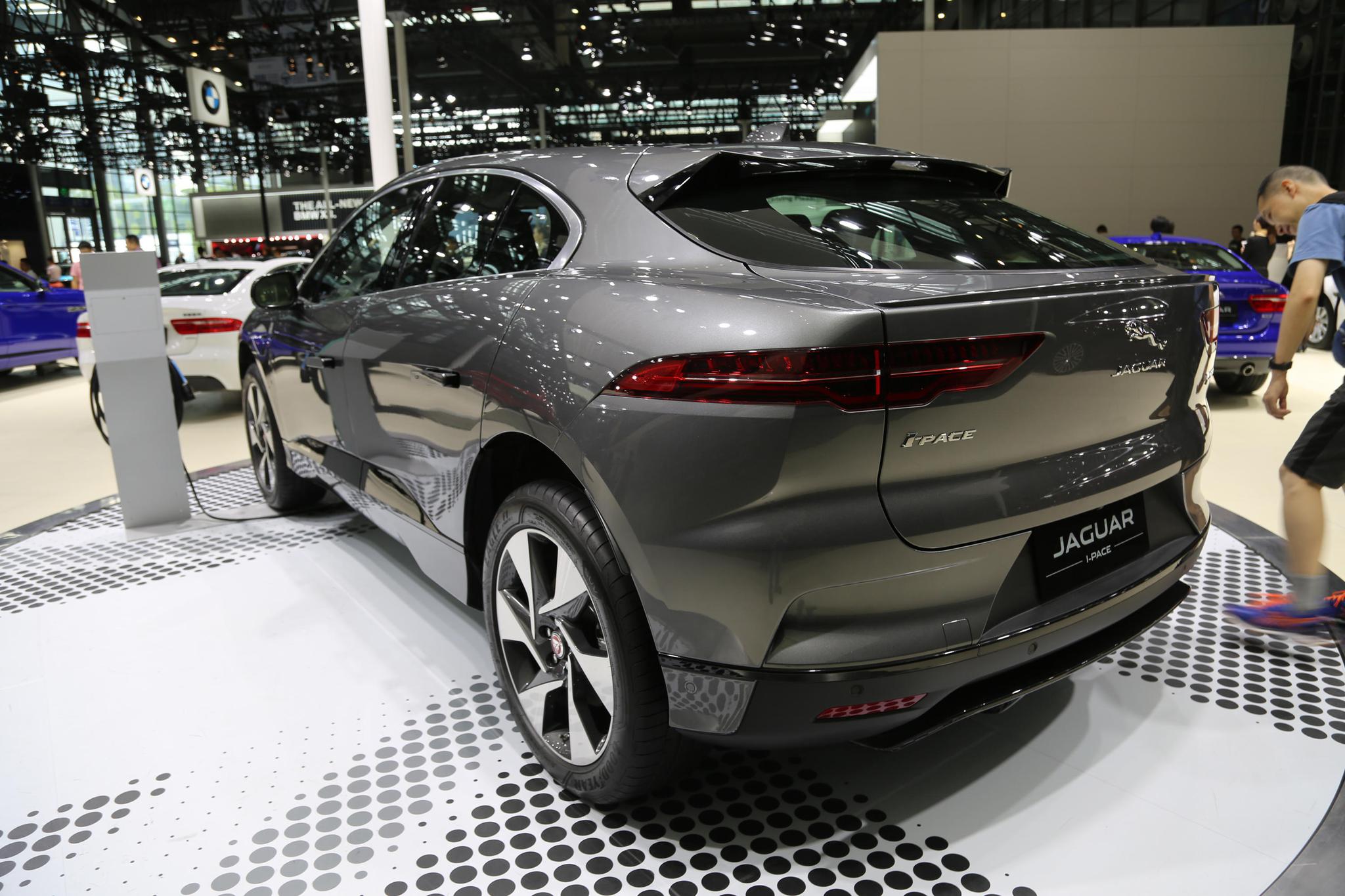 续航里程500公里捷豹ipace豪华纯电轿跑suv实拍