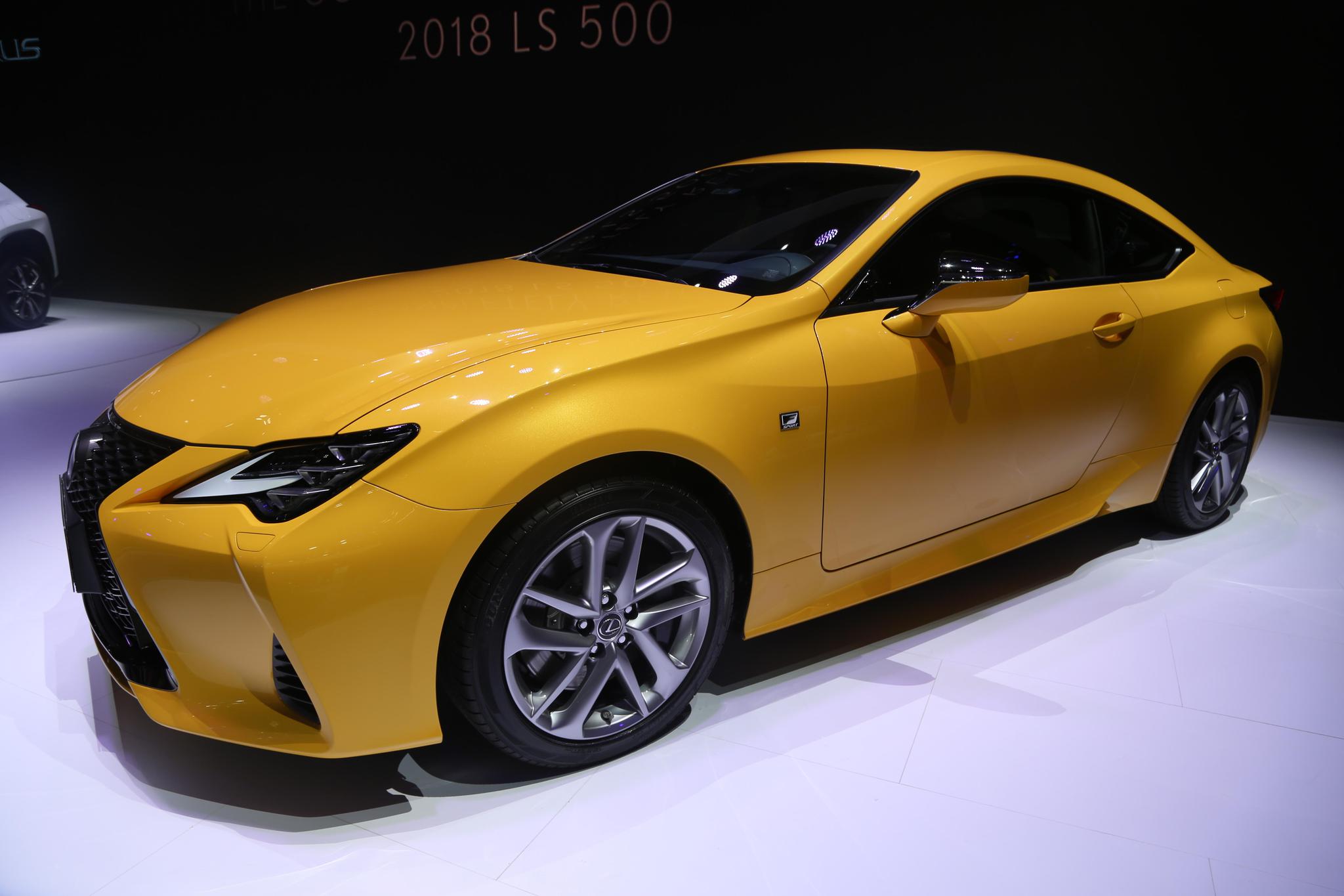 新雷克萨斯rc 300中型豪华轿跑车,惊艳亮相广州国际车展!