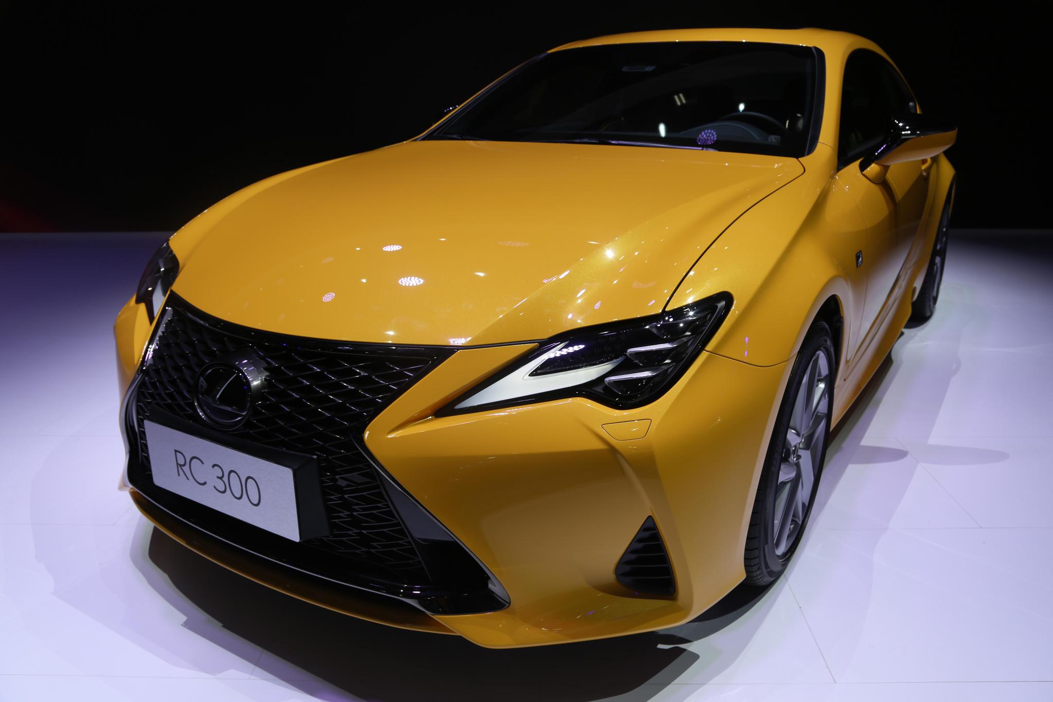 新雷克萨斯rc 300中型豪华轿跑车,惊艳亮相广州国际车展!