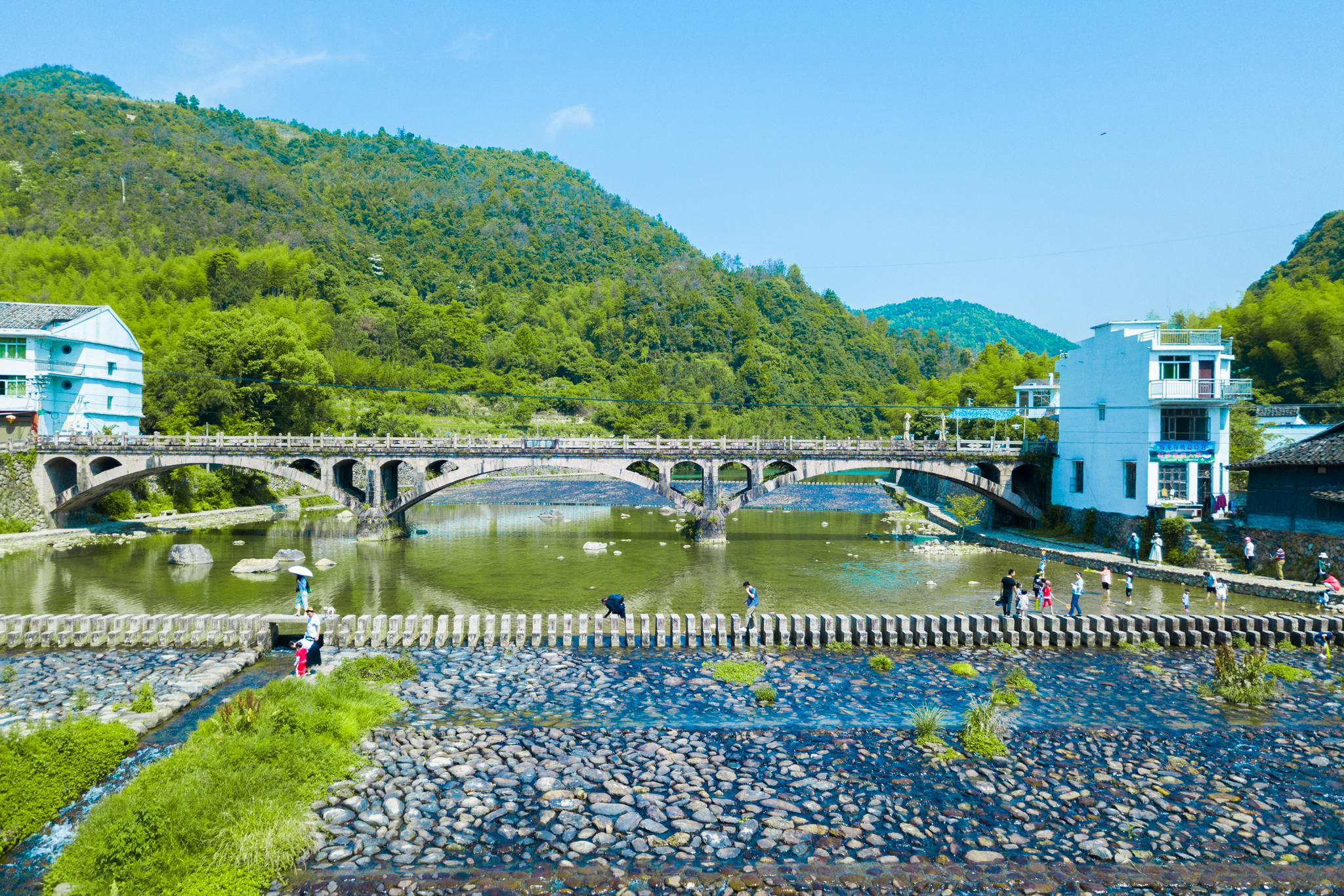 浙江苍南的矴步头村/就是桥多