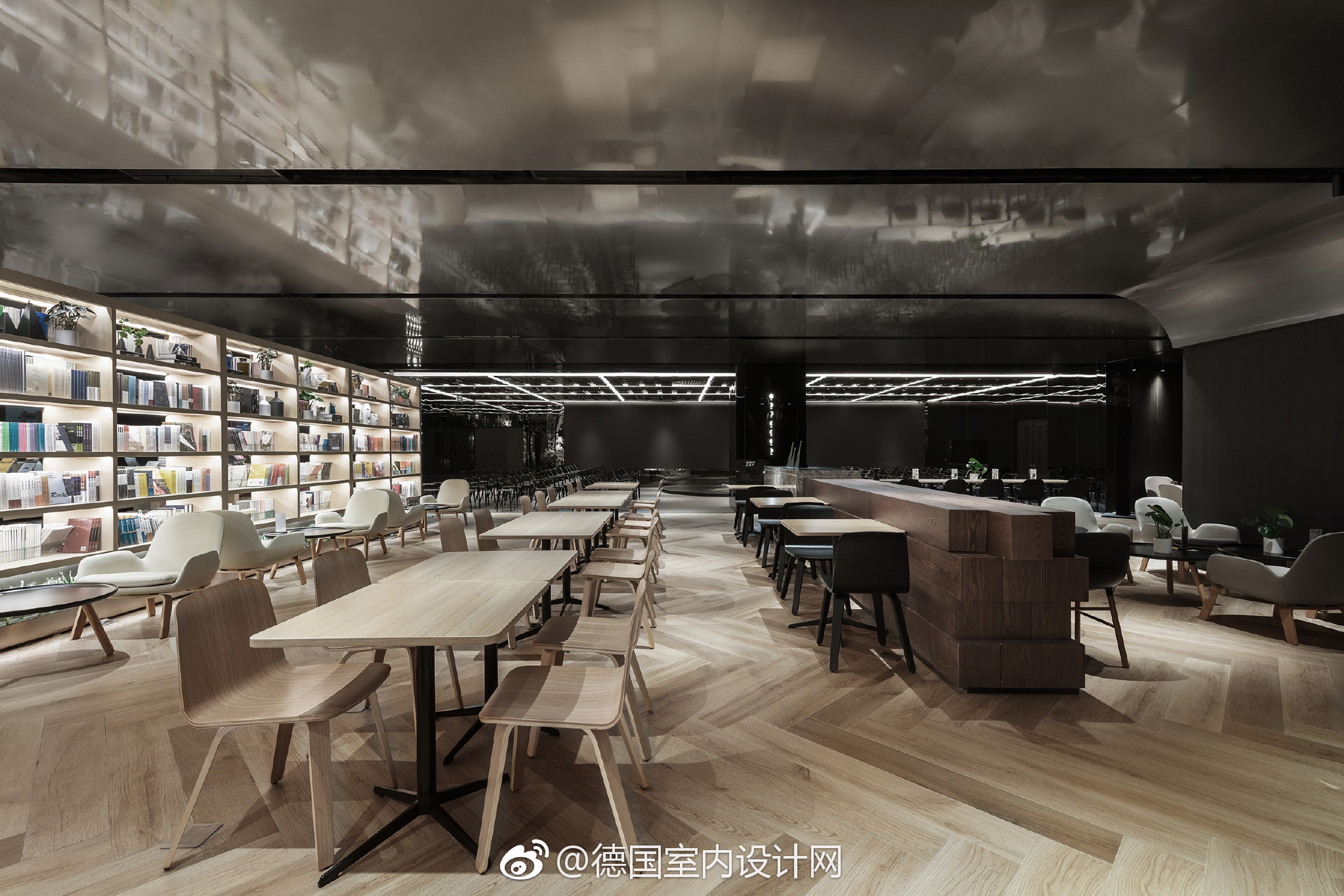 峻佳设计丨广州K11言几又黑金旗舰店。突破言几又惯常的设计表达