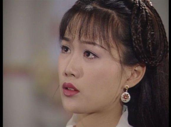 一组旧照,梁小冰黎姿25年前同框的照片,现在依旧惊为天人