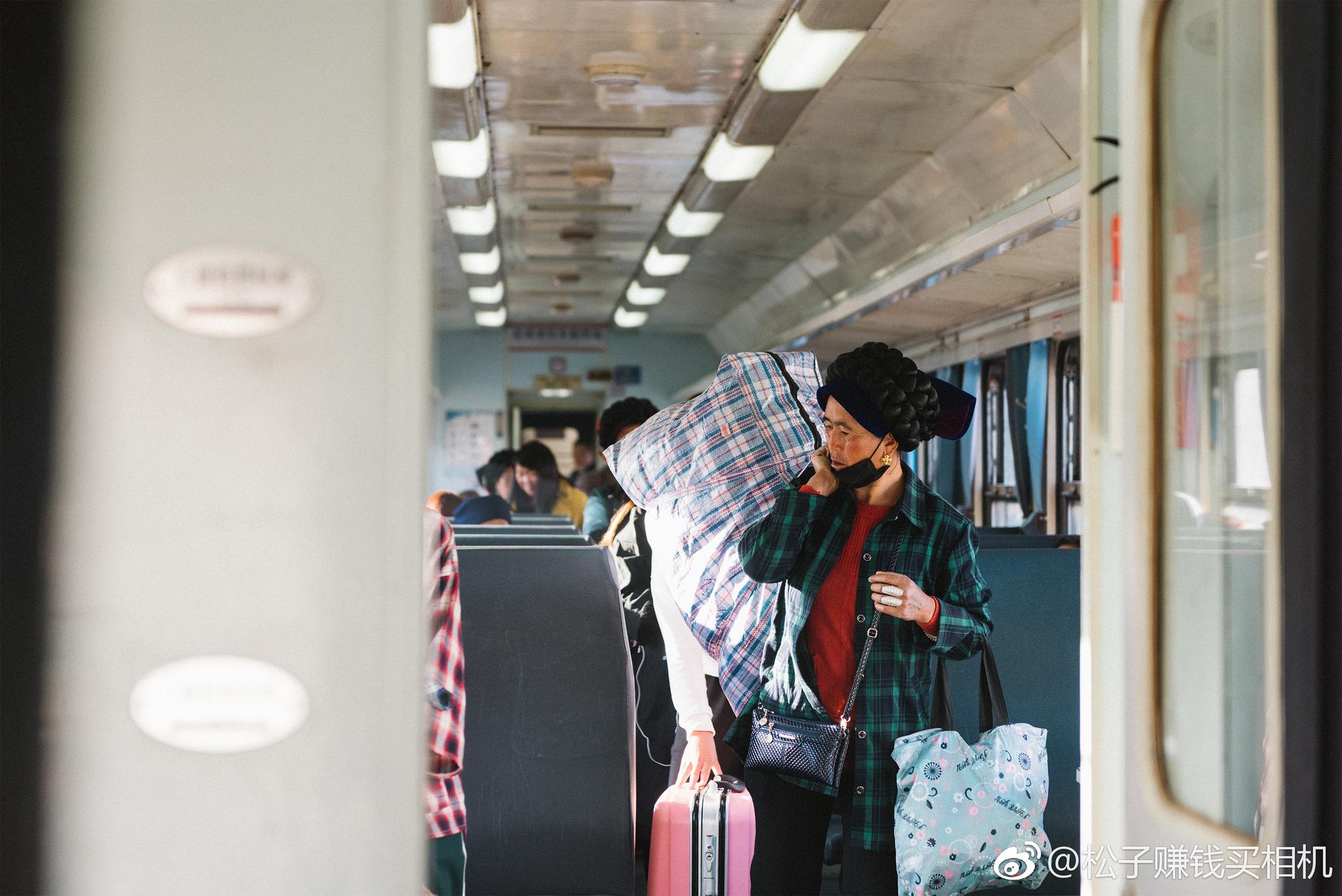 5633次列车穿越大凉山的绿皮慢火车停靠26个站