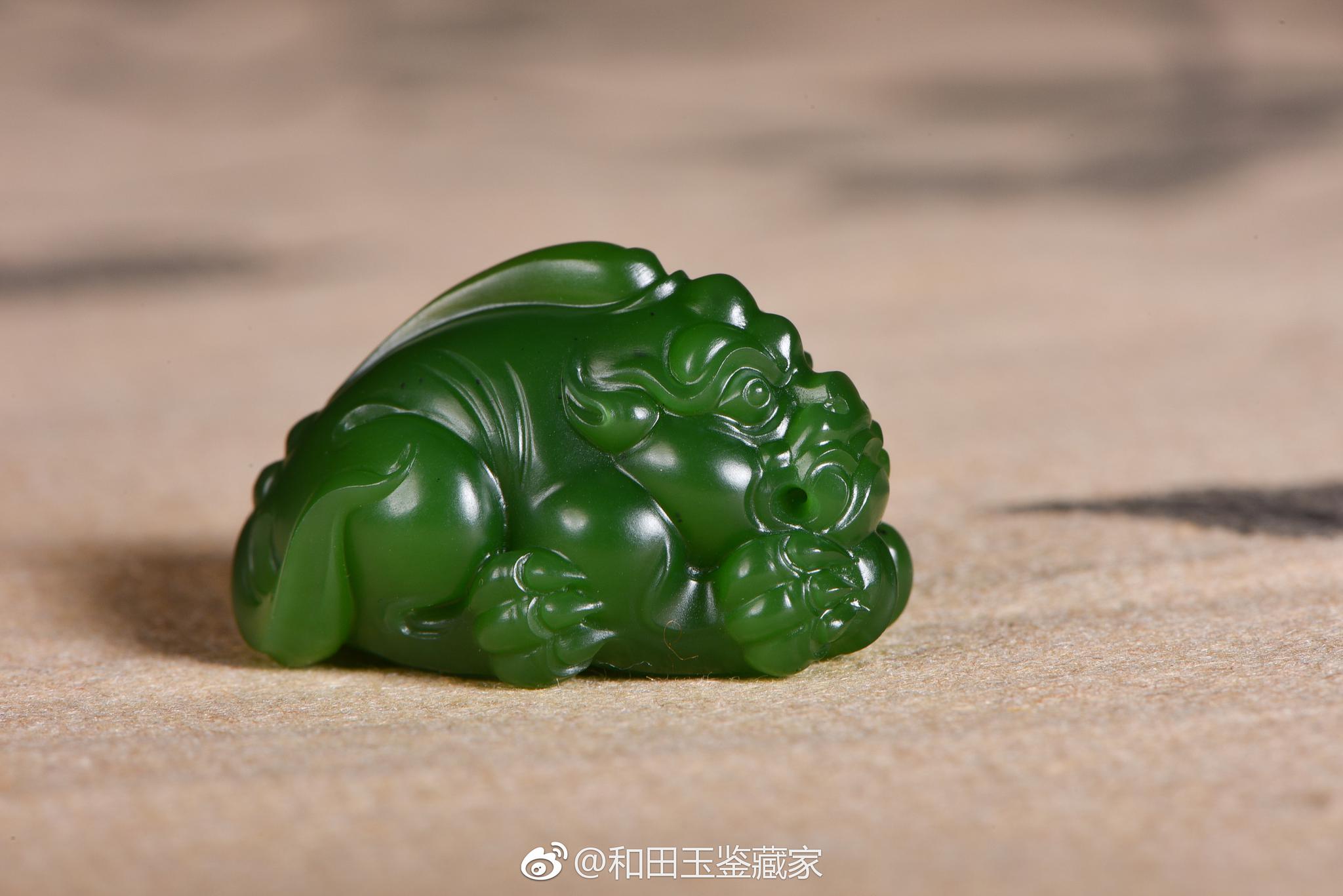 顶级菠菜绿碧玉貔貅