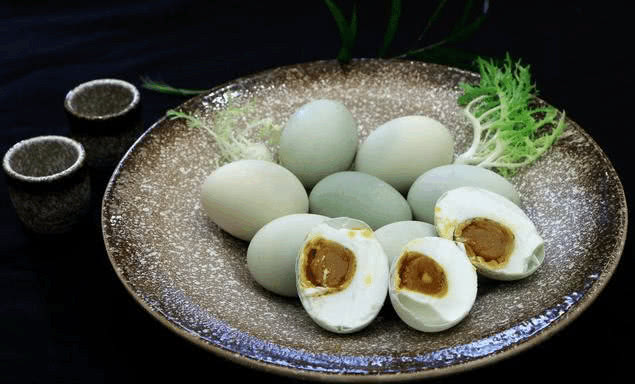 咸鸭蛋黄怎么做好吃,鸭蛋黄可以做什么菜