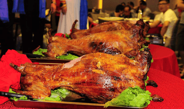 烤全羊, 口水不要流太多哦! 在家自己做, 其实也不怎么难!