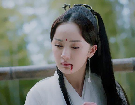 女星演受伤戏,刘亦菲真实,热巴造型抢镜,赵丽颖楚楚动人惹人怜