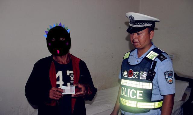 醉汉步行上高速 昭通高速交警驱车送宾馆