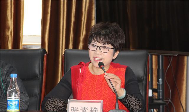 汉中市民政局副局长张芳作重要讲话,对东方养老集团新创的"一元养老"