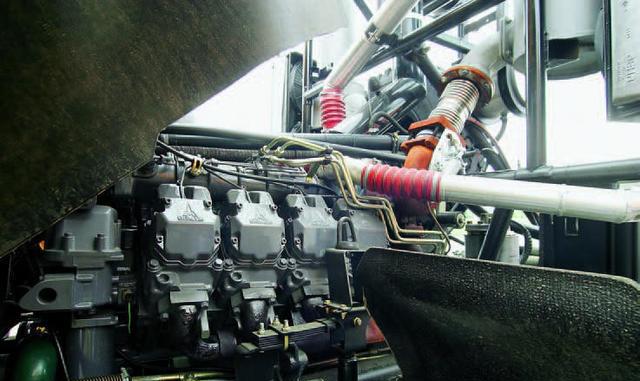 俄罗斯怪兽 卡玛斯kamaz65228 8x8大件牵引车