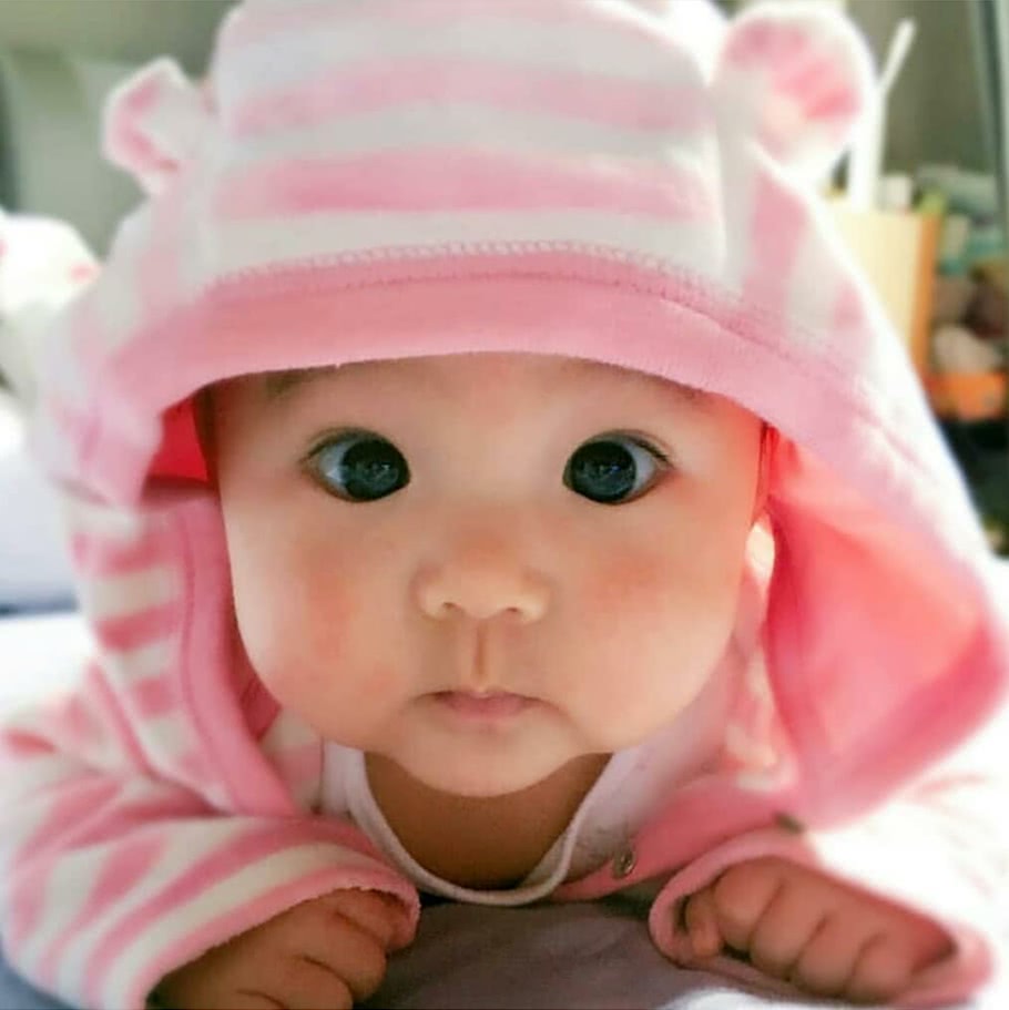 修杰楷夫妇巴黎街头拍杂志贾静雯卖萌可盐可甜可爱不输咘咘