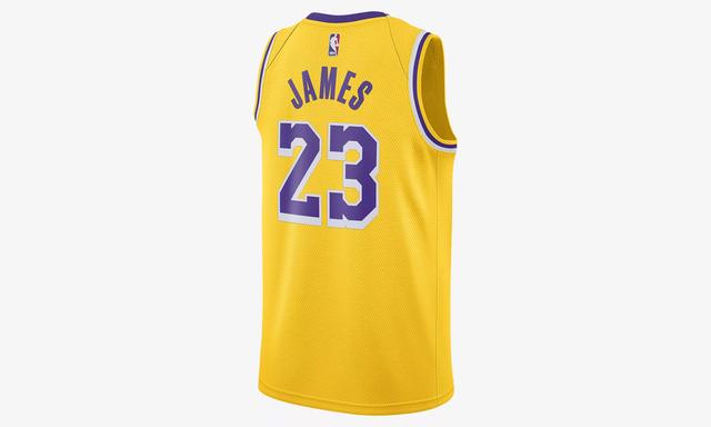 湖人新球衣正式亮相23号球衣销量破纪录直追24号球衣