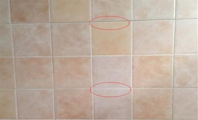 师傅说瓷砖留小缝才好看,不过当效果出来后,师傅不说话了