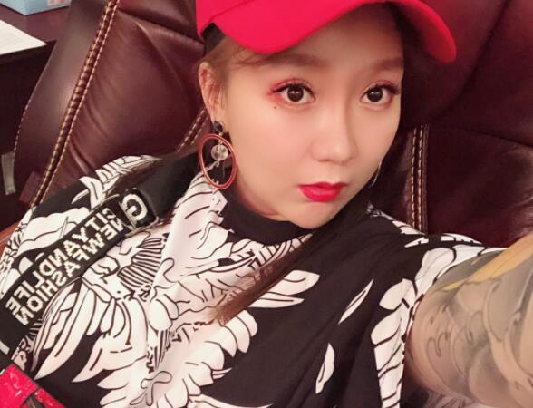 刘大美人要退出娱加签中国蓝 将把外站美女徒弟卖给yy官方
