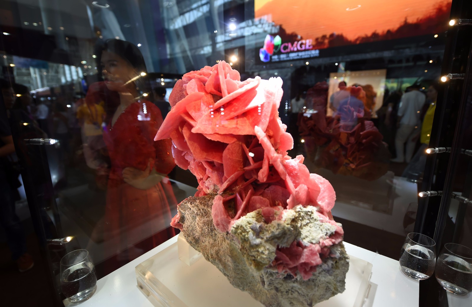 世界最大晶体菱锰矿 被誉为“中国皇帝” 竟价值数百万美元