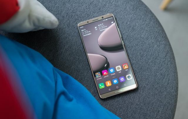 而今年的mate20系列再次加入了这一功能,无独有偶,小米mix3也推出了