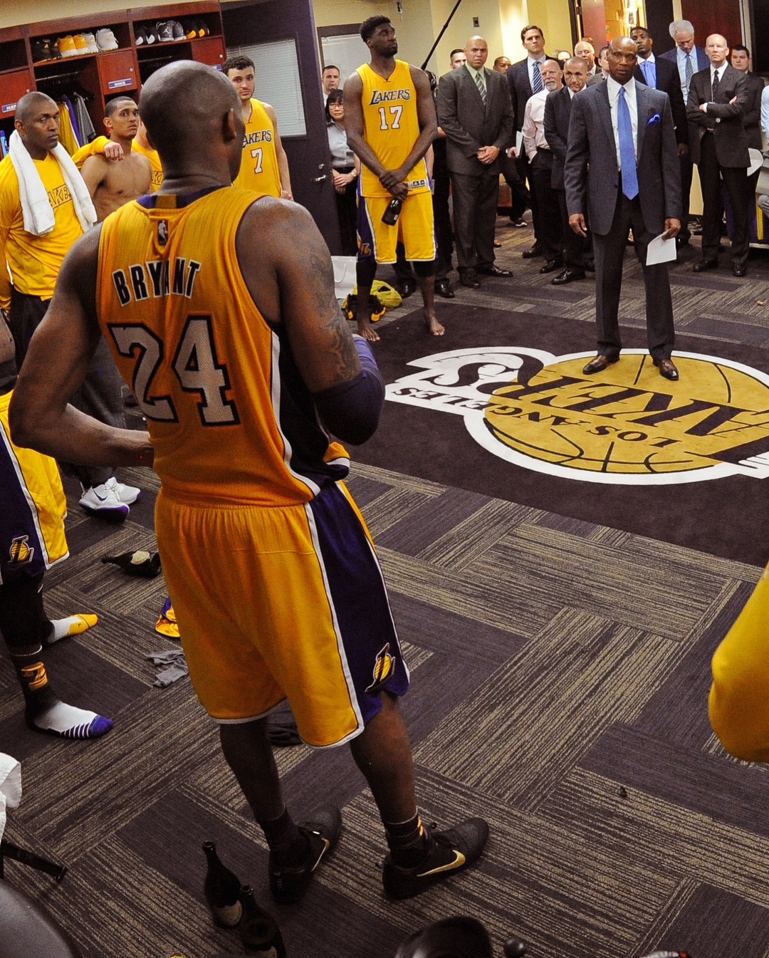 "mamba out"_新浪新闻