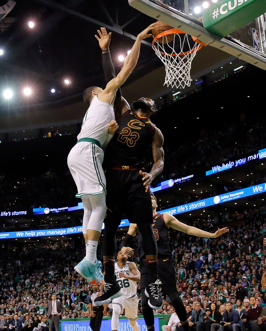 塔图姆与詹姆斯的巅峰对决谁才是真正的篮球之王