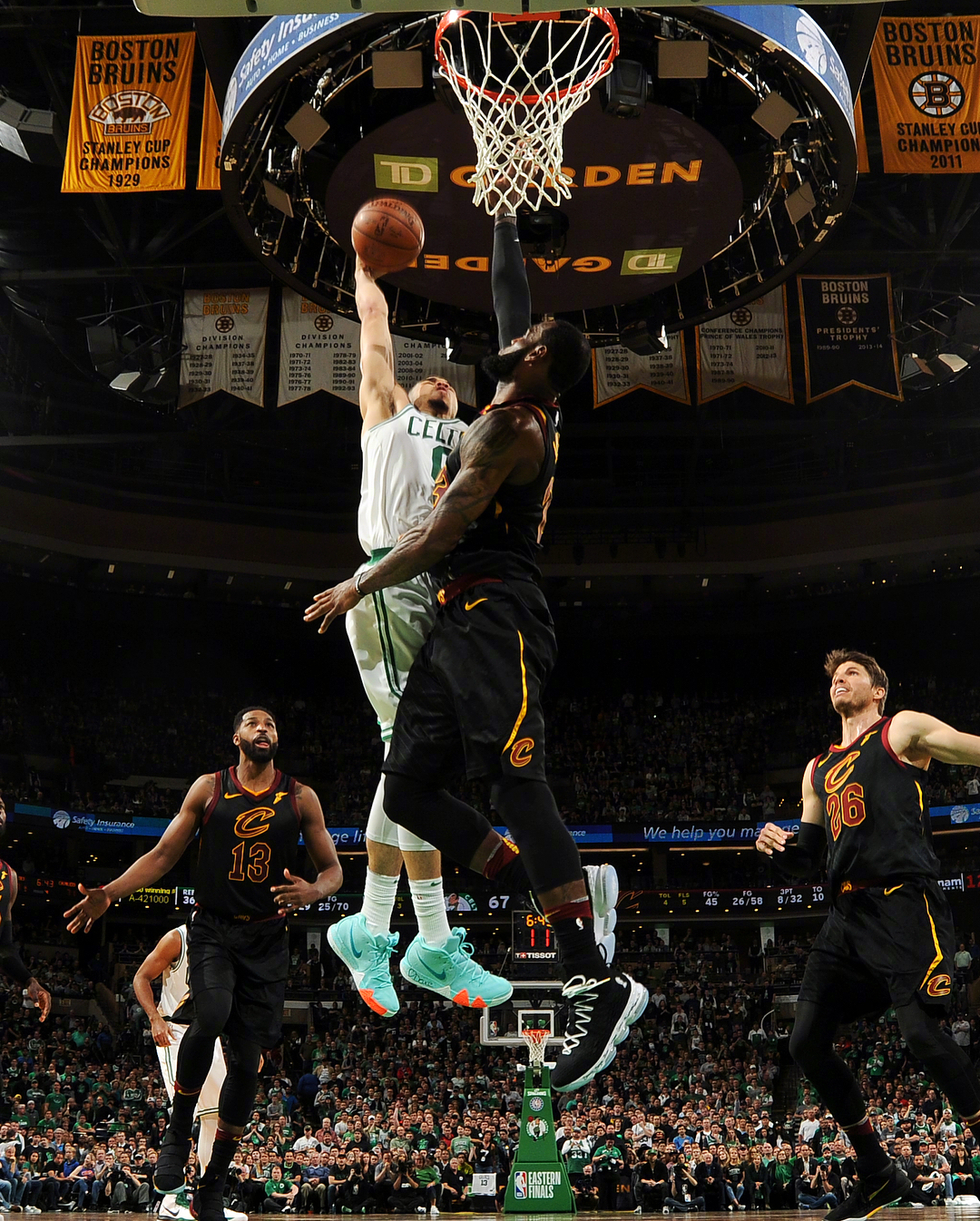 塔图姆与詹姆斯的巅峰对决 谁才是真正的联盟第一人