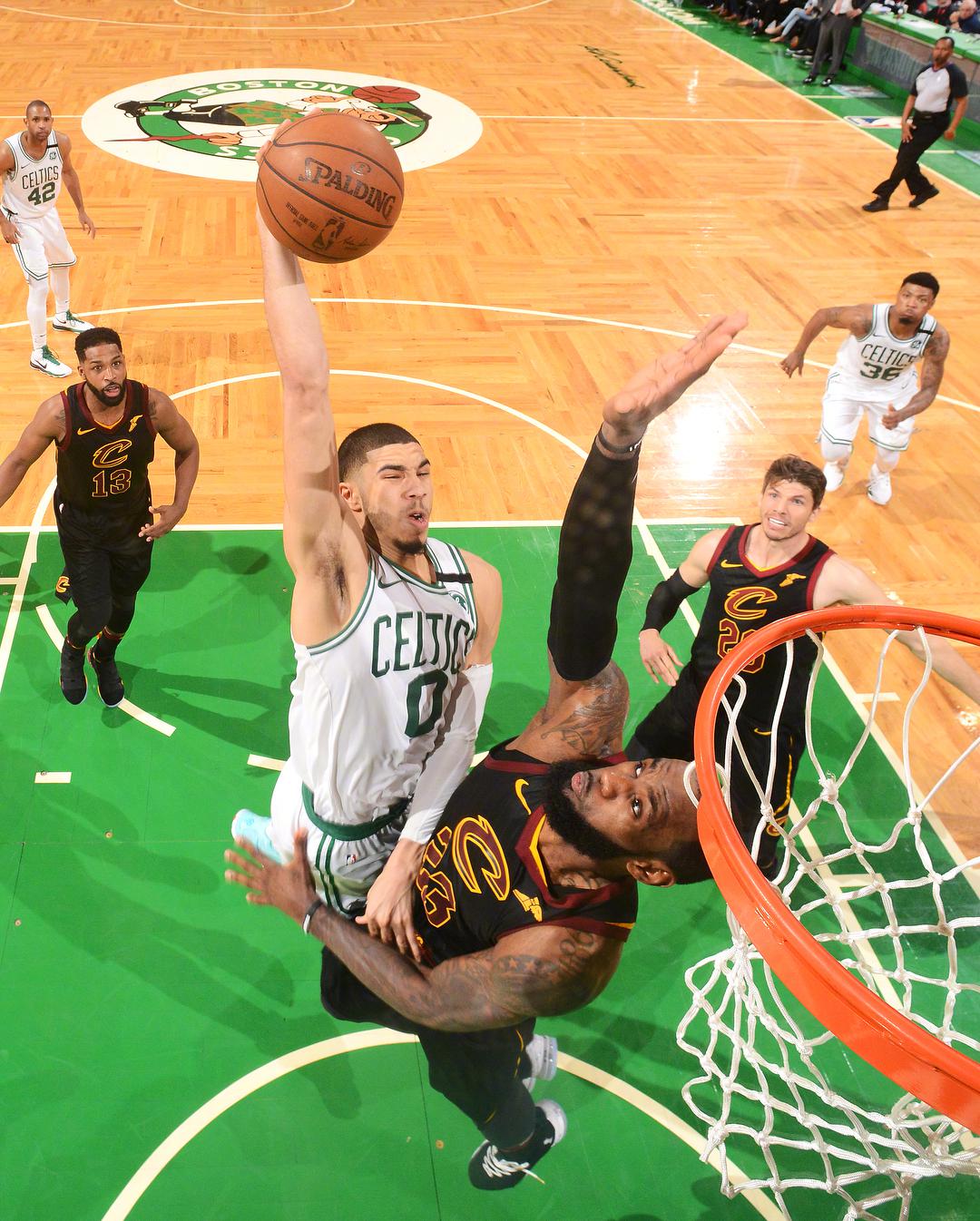 塔图姆与詹姆斯的巅峰对决谁才是真正的篮球之王