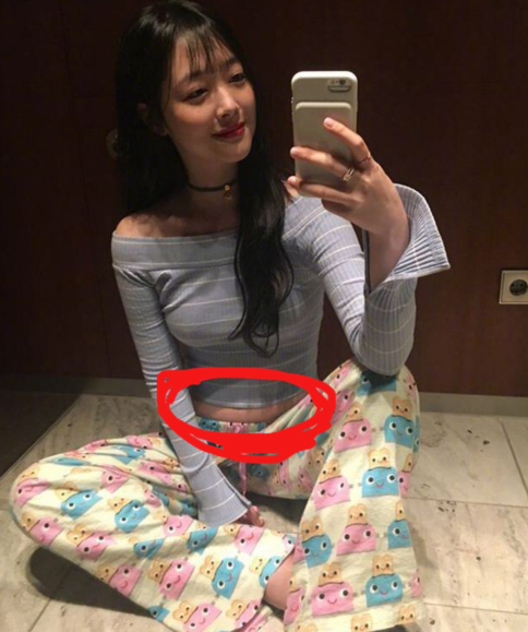 50公斤女星同穿露脐装,杨幂雪莉赘肉吓人,热巴小蛮腰太性感!